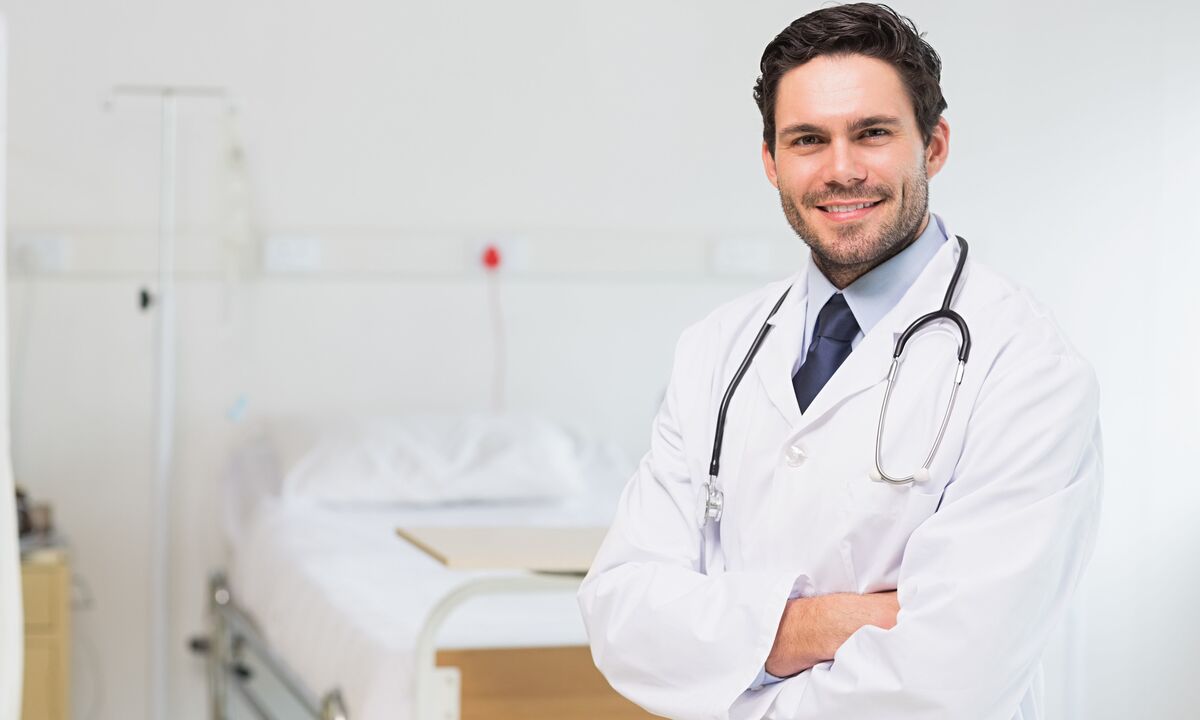 Der Arzt verschreibt auf der Grundlage der Testergebnisse Medikamente zur Behandlung der Prostatitis